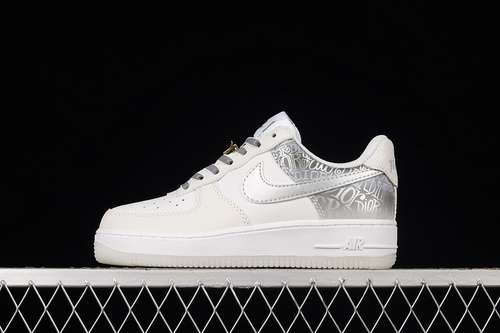 340DA8302333AIR FORCE 1 LOW 07 ESS WHITEWHITELIQUID SILVERWOMAN3639MAN4045