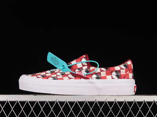 230VN0A32QNREDVAULT OG CLASSIC SLIP ON LX WHITEREDBLACKWOMAN3539MAN4044