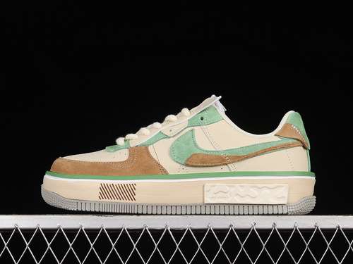 330CW6688801AIR FORCE 1 FONTANKA WHITEGREENKHAKIWOMAN3639MAN4045
