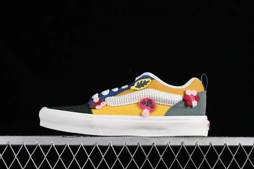 240VN0009QCBMIVANS KNU SKOOL TRIP MULTI WHITEYELLOWBLAKGREENBLUEUNISEX3545