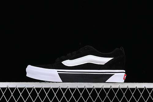 220VN0009QCWBLVANS CLASSICS KNU SKOOL WHITEBLACKWOMAN3539MAN4044