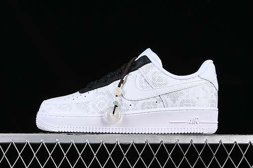 340315166100CLOT AIR FORCE 1 LOW WHITEBLACKGREYWOMAN3639MAN4045