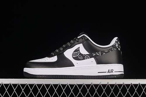 320XM6389316AIR FORCE 1 07 LOW BLACKBLACKWHITEWOMAN3639MAN4045