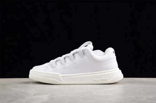 390MIUMIU WHITEWOMAN3540