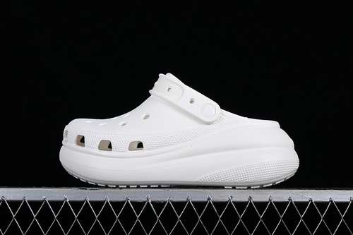 190CROCS DUAL USE BEACH HOLE SHOES WHITEWOMAN3439MAN4046