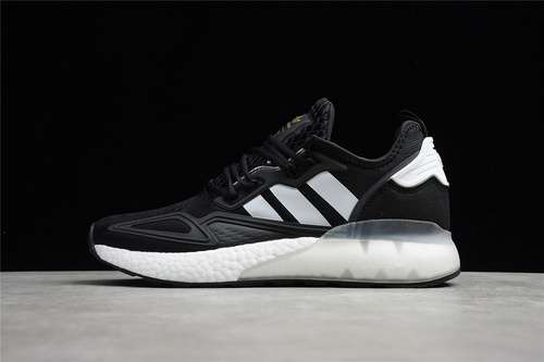 320H00102ZX 2K BOOST SHOES CORE BLACKCLOUD WHITEGOLD METALLICWOMAN3639MAN4045