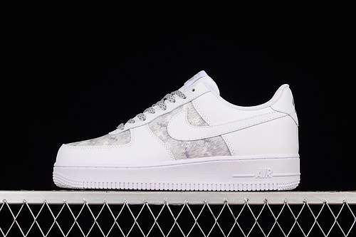 300CH3512004AIR FORCE 1 07 LOW WHITEWHITESILVER GREYWOMAN3639MAN4045