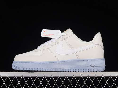 300DV0787100AIR FORCE 1 07 SUMMIT WHITEWHITEBLUE WHISPERWOMAN3639MAN4045