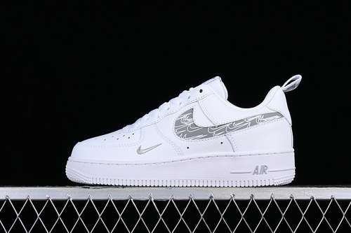 300FB8971300AIR FORCE 1 07 LOW CUT OUT WHITESILVERYWOMAN3639MAN4045