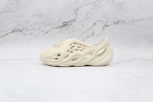 260FY4567YEEZY FOAM RUNNER SAND ETHAMETHAMETHAMUNISEX3747