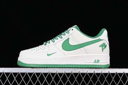 320PF9055752AIR FORCE 1 07 LOW WHITEGREENWOMAN3639MAN4045