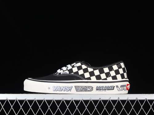 250VN0A2Z5L18GAUTHENTIC 44 DX CHECKERBOARD BLACKWHITEBLACKWOMAN3539MAN4044