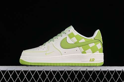 320GZ5688033AIR FORCE 1 07 LOW WHITEGREENWOMAN3639MAN4045