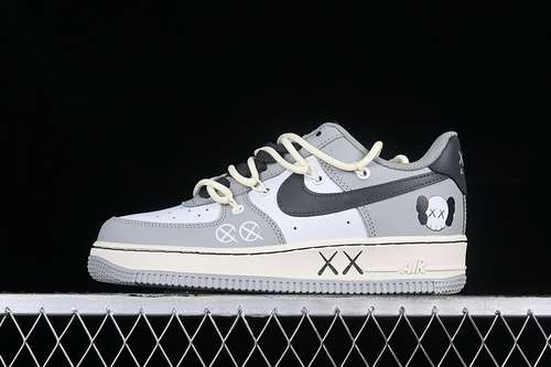 340KS6869666KAWS AIR FORCE 1 07 LOW WHITEBLACKGREYWOMAN3639MAN4045