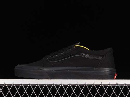 230VN000D3HBKAOLD SKOOL BLACKBLACKBLACKWOMAN3539MAN4044