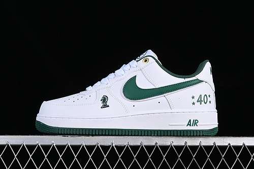 280XP9688761AIR FORCE 1 07 LOW WHITEGREENWOMAN3639MAN4045