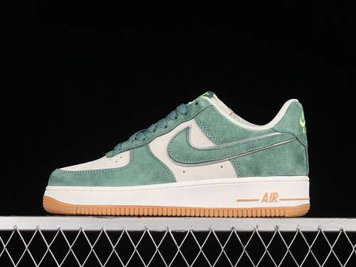 340CV0820405AKIRA X AIR FORCE 1 LOW 07 GREENWHITEGUMWOMAN3639MAN4045