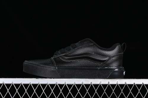 230VN0009QCW11VANS CLASSICS KNU SKOOL BLACKWOMAN3539MAN4045