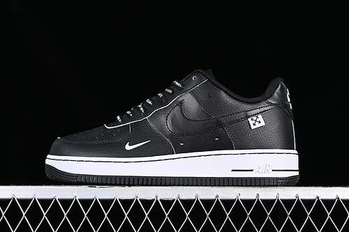 320PF9055769AIR FORCE 1 07 LOW BLACKWHITEWOMAN3639MAN4045