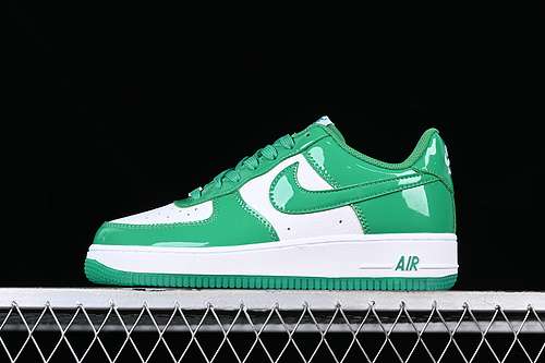 320HP3656511AIR FORCE 1 07 LOW WHITEGREENWOMAN3639MAN4045