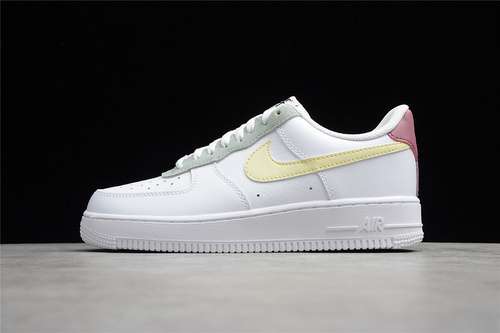 300DN4930100AIR FORCE 1 LOW 07 ESSENTIAL WHITEREGAL PINKLIGHT YELLOWUNISEX35545