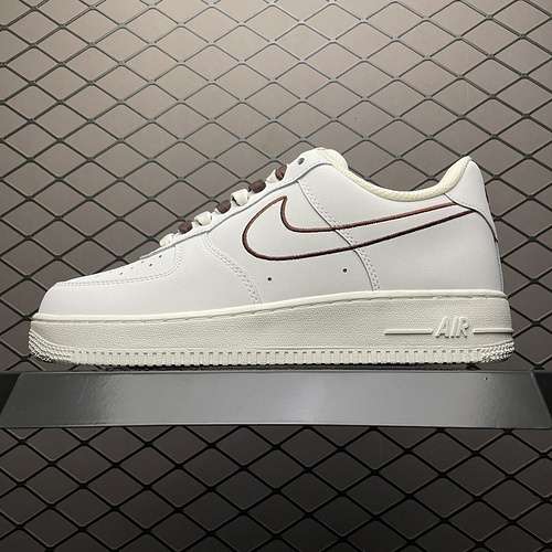 300CL6326138AIR FORCE 1 O7 LOW WHITEWHITECOFFEEWOMAN3639MAN4044