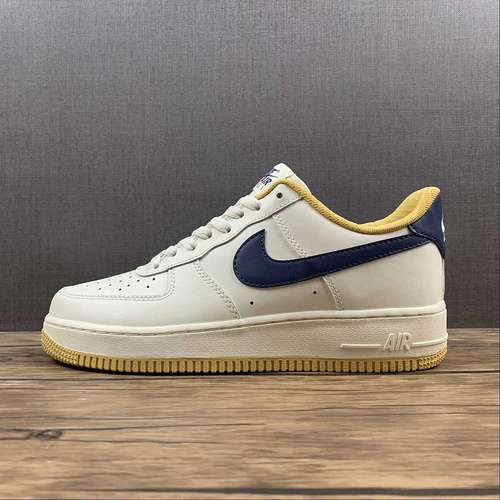 270AQ2288111AIR  FORCE  1 LOW 07 WHITEBLACKYELLOWWOMAN3639MAN4045