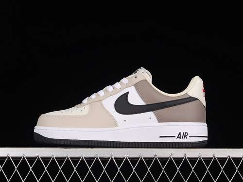 340JO8969785AIR FORCE 1 LOW 07 WHITEBROWNBLACKWOMAN3639MAN4045