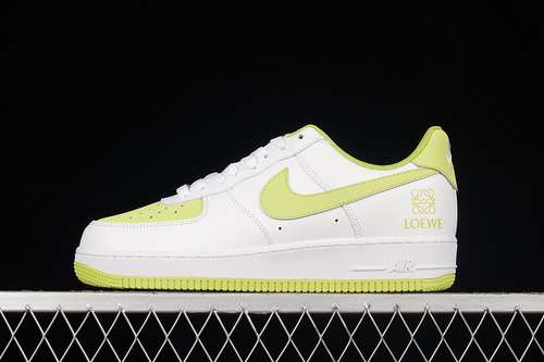 340AF1234002AIR FORCE 1 LOW WHITEWHITELIME GREENWOMAN3639MAN4045