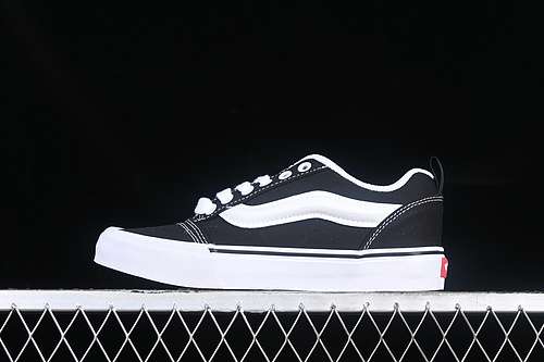 220VN0009QC6BKVANS CLASSICS KNU SKOOL WHITEBLACKWOMAN3539MAN4044