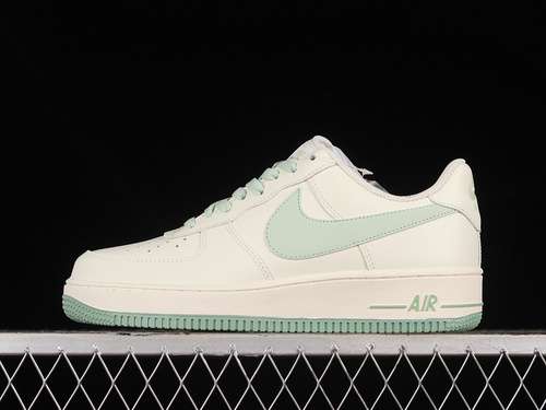 320SP0758029AIR FORCE 1 07 LOW OFF WHITEGREENWOMAN3639MAN4045