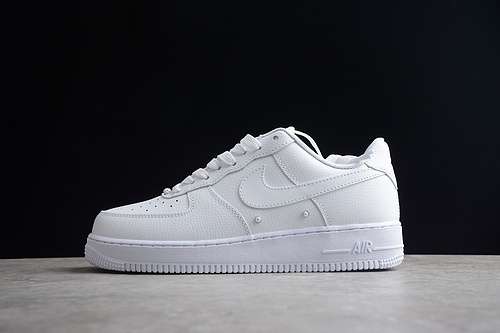 300DQ0231100AIR FORCE 1 07 LOW WHITEWHITEWHITEWOMAN3639MAN4045