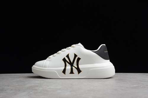 2603ASXXA11NCHUNKY CLASSIC MLB WHITEWHITEBLACKWOMAN3639MAN4044