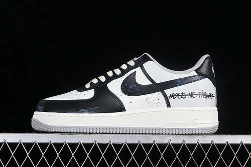 340LT5986920AIR FORCE 1 07 LOW WHITEBLACKWOMAN3639MAN4045