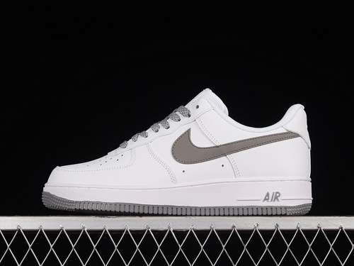 300AH0286111AIR FORCE 1 LOW 07 WHITEGREYWHITEWOMAN3639MAN4045