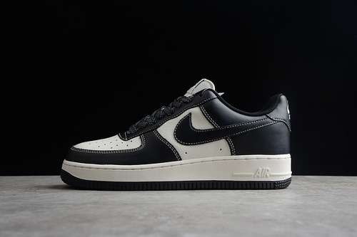 320MN5696896AIR FORCE 1 LOW 07 SU19 BLACKBLACKWHITEWOMAN3639MAN4045