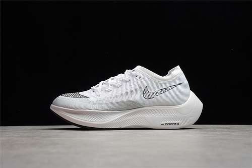 290CU4123100ZOOMX VAPORFLY NEXT 2 WHITEBLACKMETALLIC SILVERWOMAN3639MAN4045