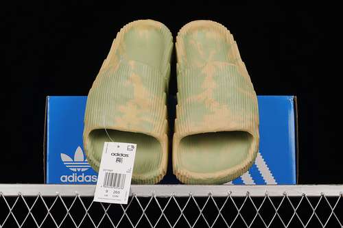 220GY1597ADILETTE 22 SLIDES MAGIC LIMEST DESERT SANDMAGIC LIMEWOMAN3639MAN4046