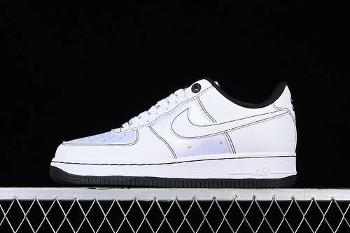 300CV1724106AIR FORCE 1 07 LOW WHITEWOMAN3639MAN4045