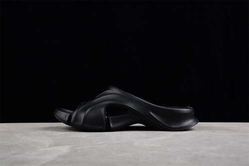 200BALENCIAGA AW22 HD SNEAKERS BLACKBLACKBLACKMAN3946