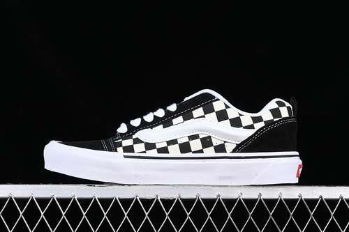 250VN0009QC7VYVANS CLASSICS KNU SKOOL 2023 WHITEBLACKWOMAN3539MAN4044