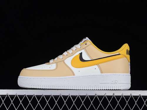 300DX6065171AIR FORCE 1 LOW 07 LX 82 SAILYELLOW OCHRESAILWOMAN3639MAN4045