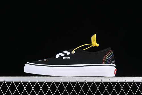 210VN000EE3RNCAUTHENTIC PRIDE RAINBOWWOMAN3539MAN4044