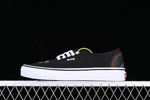 240VN000EE3RNCVANS AUTHENTIC BLACKWHITEMULTICOLOREDWOMAN3539MAN4045