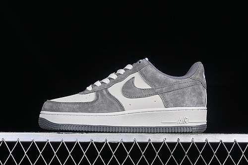 320CW2288866AIR FORCE 1 07 LOW PANTHER WHITEGREYWOMAN3639MAN4045