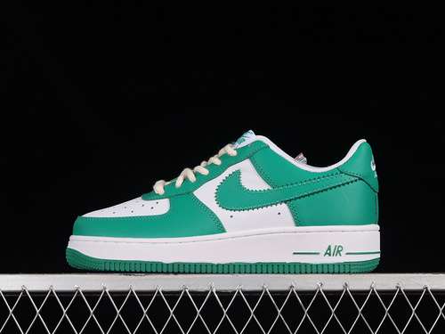 320DE0236011AIR FORCE 1 LOW 07 WHITEWHITEGREENWOMAN3639MAN4045
