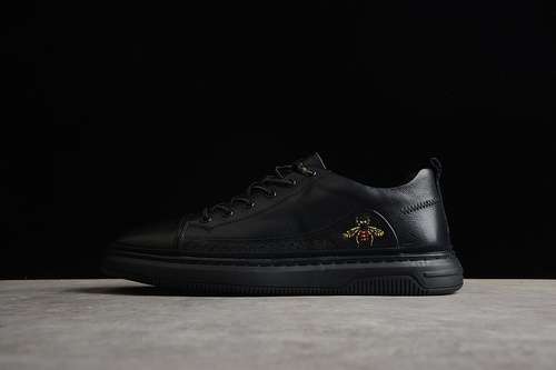 380GUCCI LOW SHOES BLACKBLACKGOLDMAN3844