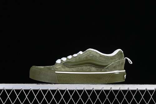 230VN000CRPOLV1VANS CLASSICS KNU SKOOL WHITEGREENWOMAN3539MAN4045