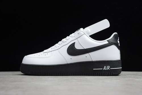 300CK7663101AIR FORCE 1 LOW UNIVERSITY BLACK WHITEBLACKWOMAN3639MAN4045