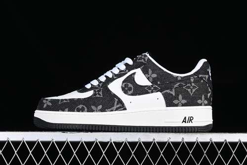 320CW2288111AIR FORCE 1 07 LOW WHITEBLACKGREYWOMAN3639MAN4045